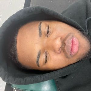 Meet your Posher, Avery